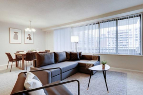 Elegant Apartment w Views at Crystal City